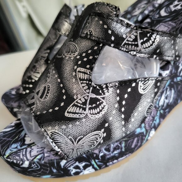 NWT PRINTED SKULL AND BUTTERFLY WEDGES SIZE 9 - Picture 6 of 10